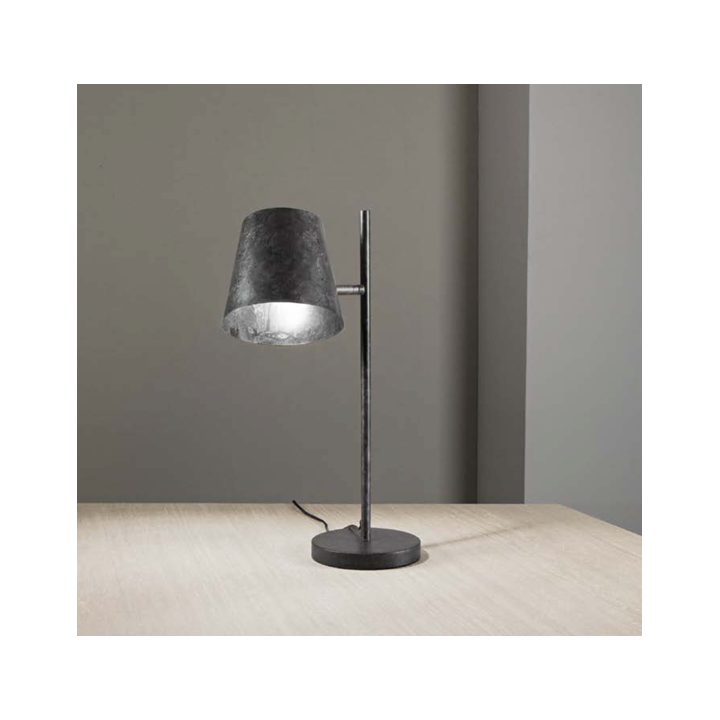 Candeeiro de mesa modelo Colt